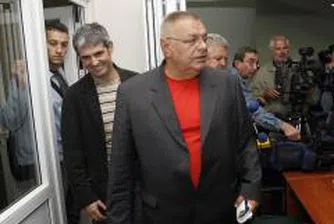 Работници по социална програма получават по-ниски заплати