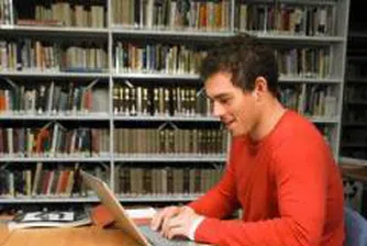 Интернет измества традиционните медии