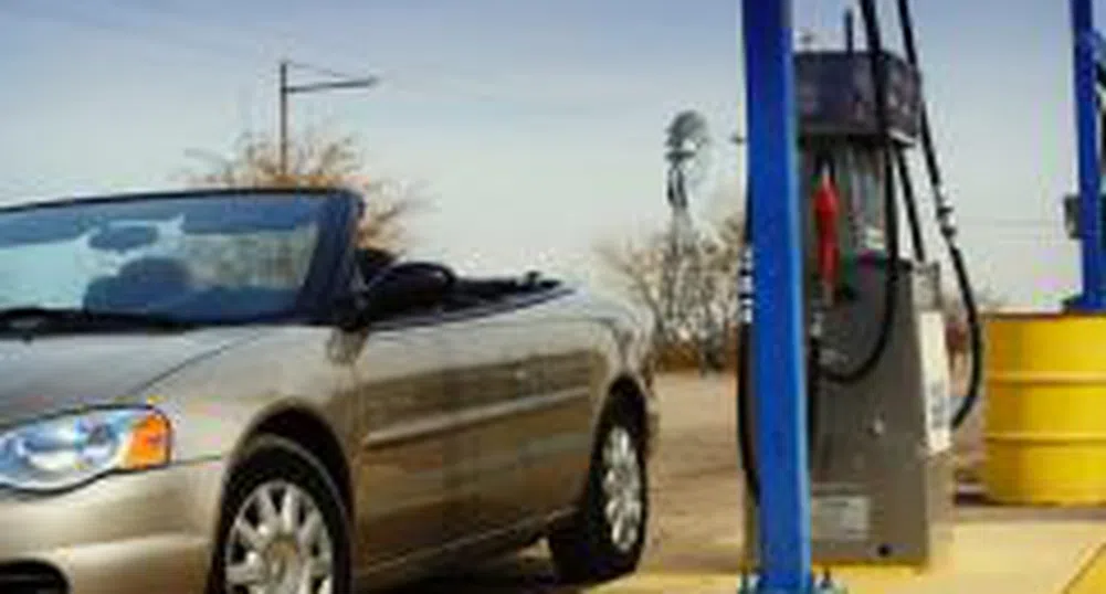 Скъпият бензин води до най-слабото потребление на премийни горива в САЩ от 25 г.