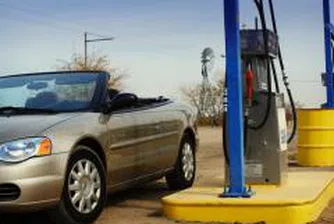 Скъпият бензин води до най-слабото потребление на премийни горива в САЩ от 25 г.