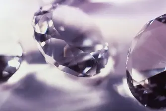 Продажбите De Beers падат със 57% поради слабото търсене