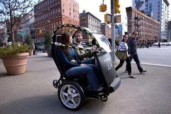 Създават нов електрически автомобил на две колела