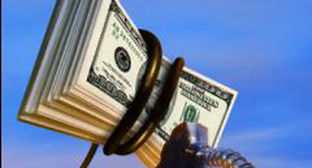 Кошмарът на щатските шофьори се сбъдна - бензинът над четири долара за галон!