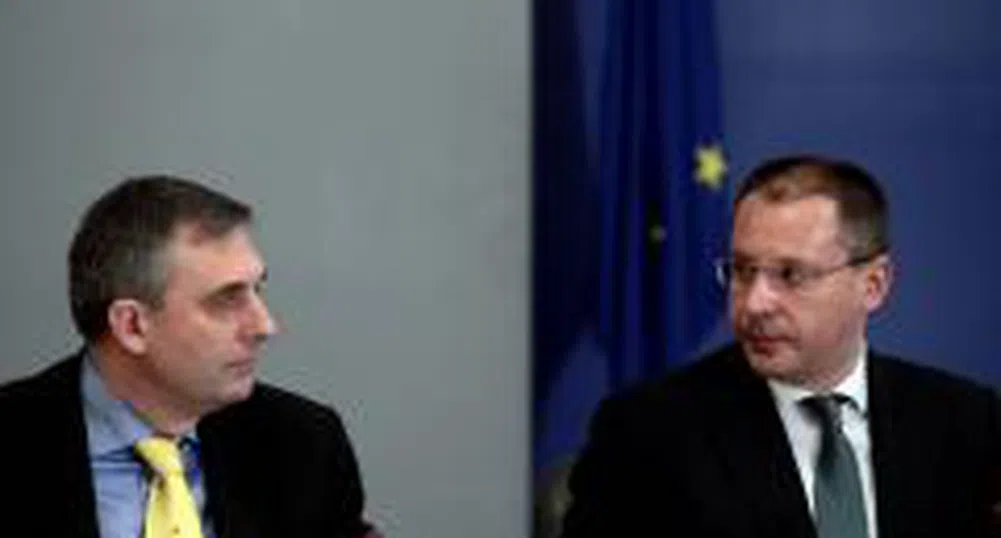 Калфин: Не искаме черни дупки на Балканите