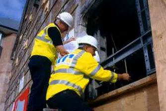 Британските строителни предприемачи започват съкращения