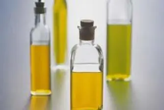 Олиото поевтинява за месец със 7%
