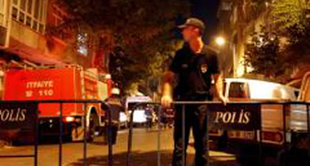 Two Blasts Kill 16 in Istanbul