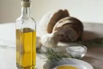 Продължават да падат цените на олиото и брашното