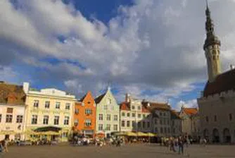 Estonia Cuts Forecasts, Sees Budget Gap Through 2011