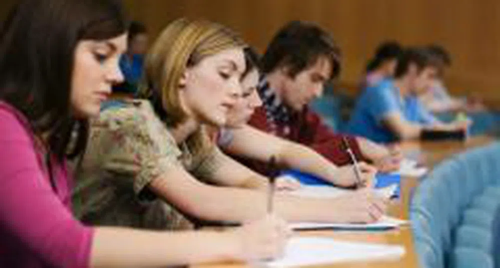 Дискутират бюджета на Европейския съюз в УНСС