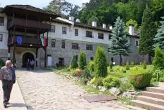 Туристите в Троян за миналата година 77 000
