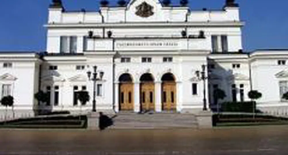 Депутатите обсъждат вота на недоверие утре