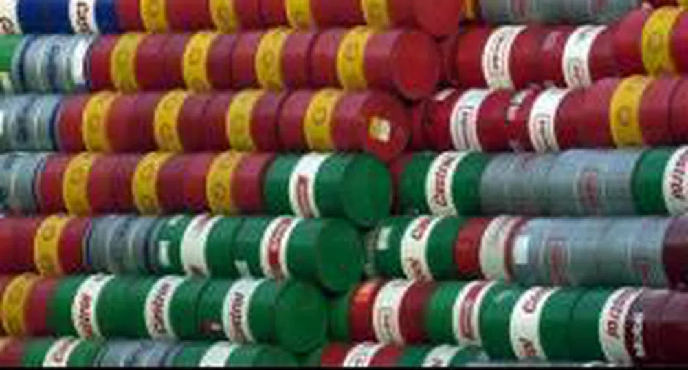 Цената на петрола пада под 134 долара за барел