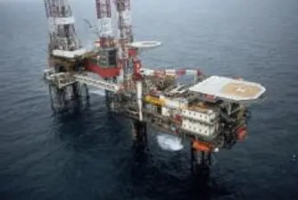 Цената на петрола с леко понижение в Азия
