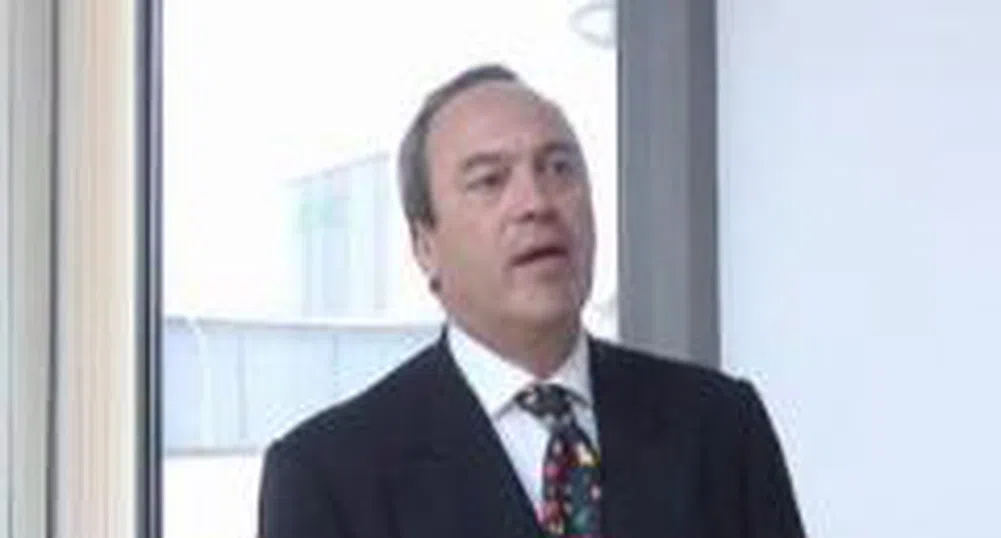 Папазов: Консолидация и слаб ръст в следващите месеци