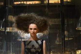 Фризьорските салони се настаниха в басейни, замъци и музеи