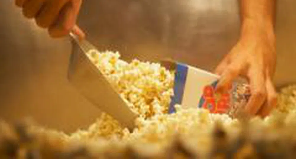 Британски киносалони забраняват консумацията на пуканки