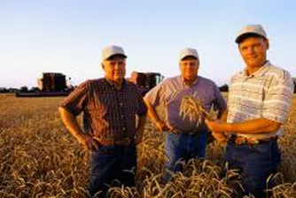 Повече от 250 фермери от цялата страна тръгнаха на протестен поход към столицата