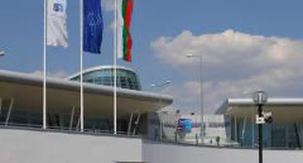 Близо 300 хил. пътници на Летище София през юли