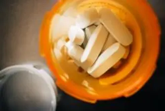 AstraZeneca съкращава работници и закрива заводи в Европа