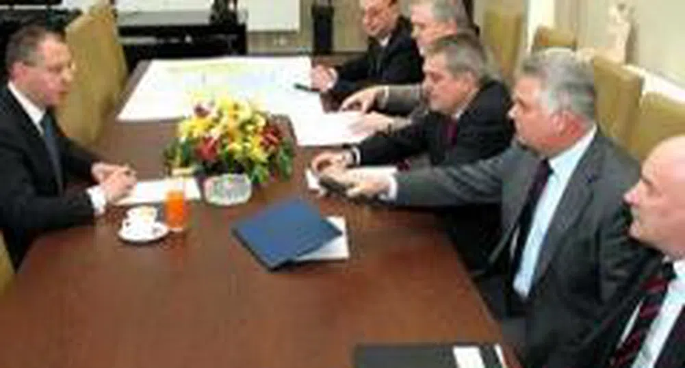 Станишев: Първи приоритет за нас е сигурността на контингентите ни в Косово