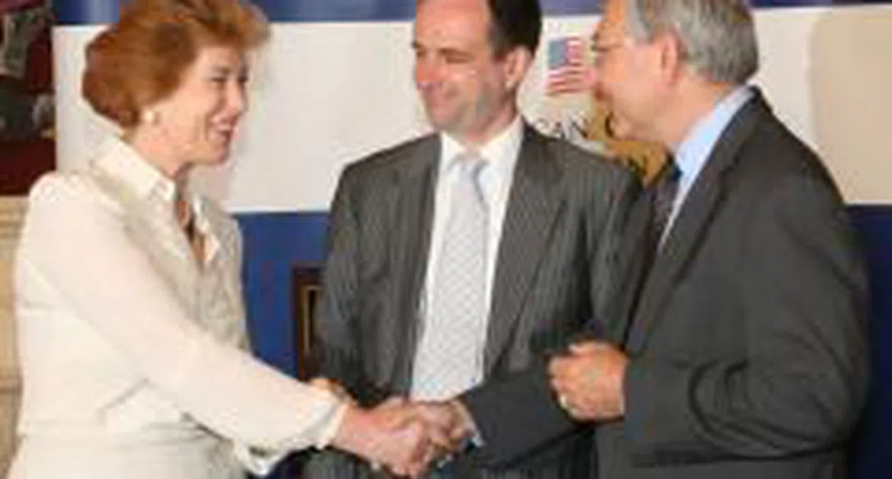 Поптодорова: Не очаквам бързо решение на въпроса с безвизовия режим със САЩ