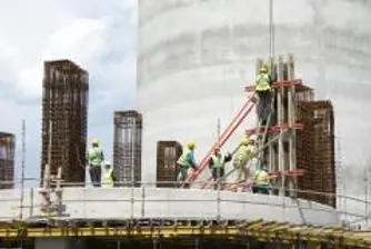 Над 300 служители на ТЕЦ Варна на протест срещу съкращения