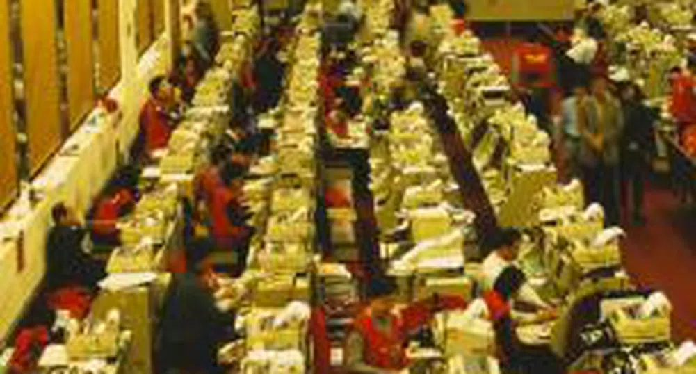 Иран основа първата си борса за търговия с петролни продукти