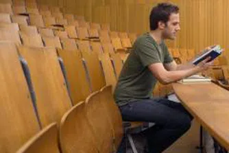 Повече от 80% от студентите у нас доволни от образованието