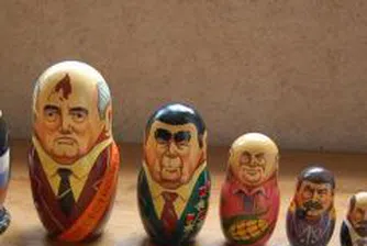 Новият символ на Берлускони - матрьошка