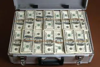 Сингапур изпреварва Хонг Конг по брой на милионерите до 10 години