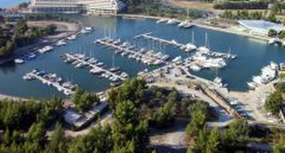 Банковите служители в Гърция продължават стачката