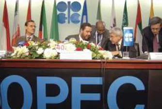 Петролът до нов рекорд при близо 142 долара за барел