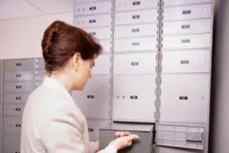 ЕЦБ завиши прогнозирания за тази година ръст на Еврозоната до 2.4%