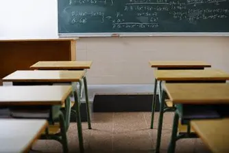 Половината от училища у нас са на ръба на оцеляването