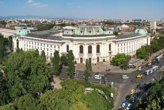 Вдигат таксите за висшите училища с 8%
