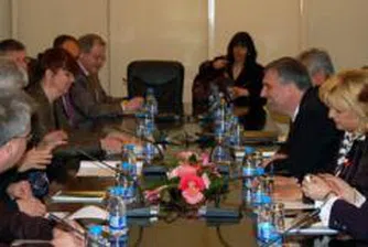 Калфин се срещна представители на Комисията по международна търговия в ЕП