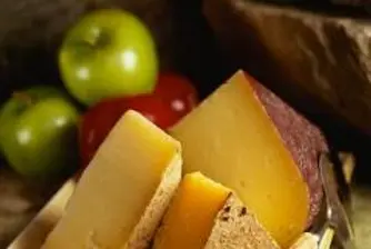 Кашкавалът и сиренето поевтиняват по цени на едро