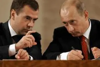 Медведев и Путин карат ски край Сочи