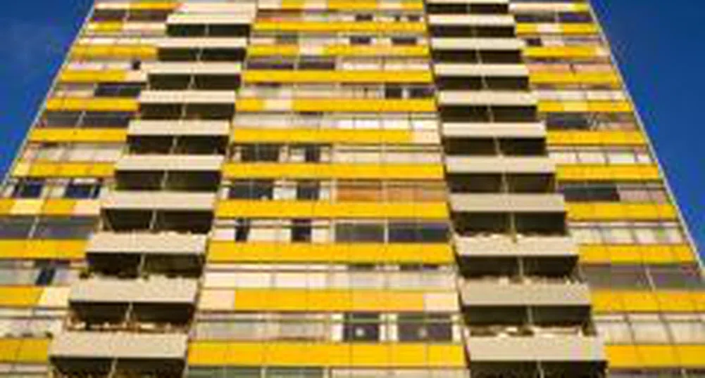 Цените на жилищата по цял свят падат, но не и в България