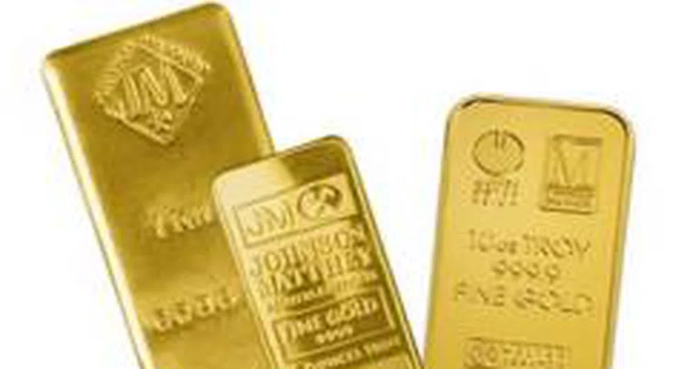 Златото спада до 3-месечно дъно, петролът също поевтинява