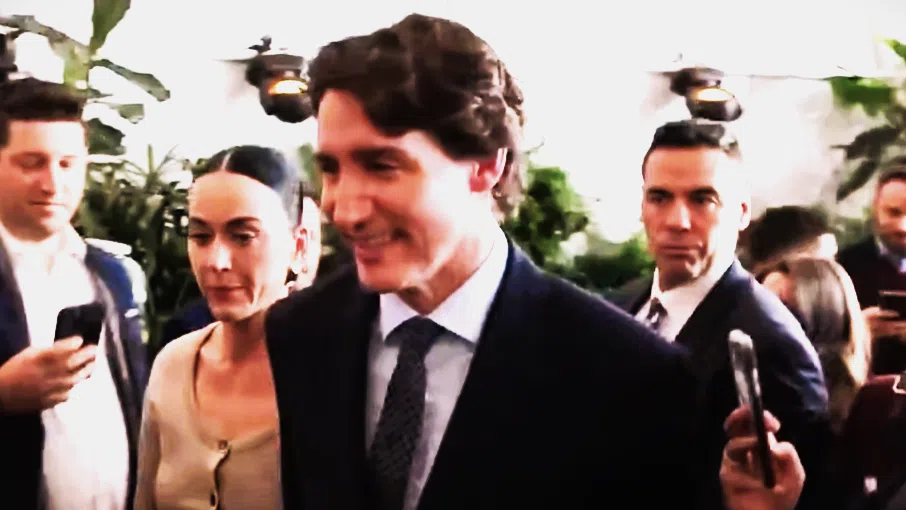 Кейти Пери и Джъстин Трюдо: Двойката, която открадна светското шоу в Давос