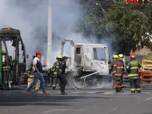 Вълна от насилие в Мексико, след като силите за сигурност убиха лидер на картел