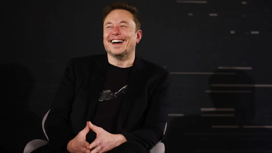 Докато Мъск се подиграва с Boeing, Tesla се готви за твърдо приземяване