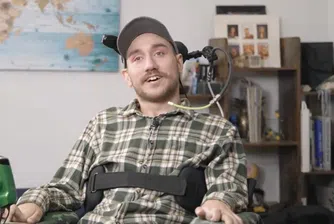 Парализиран от раменете надолу, той е наясно с рисковете, но казва: „Ако всичко се получи, бих могъл да помогна на Neuralink. Ако се случи нещо ужасно, знам, че ще се поучат от това“