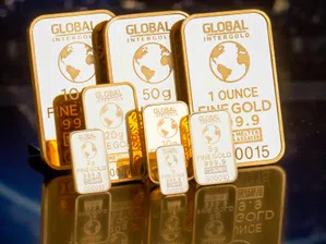 Златото загуби почти 10% само през миналата седмица – най-слабият му резултат от септември 2011 г. насам