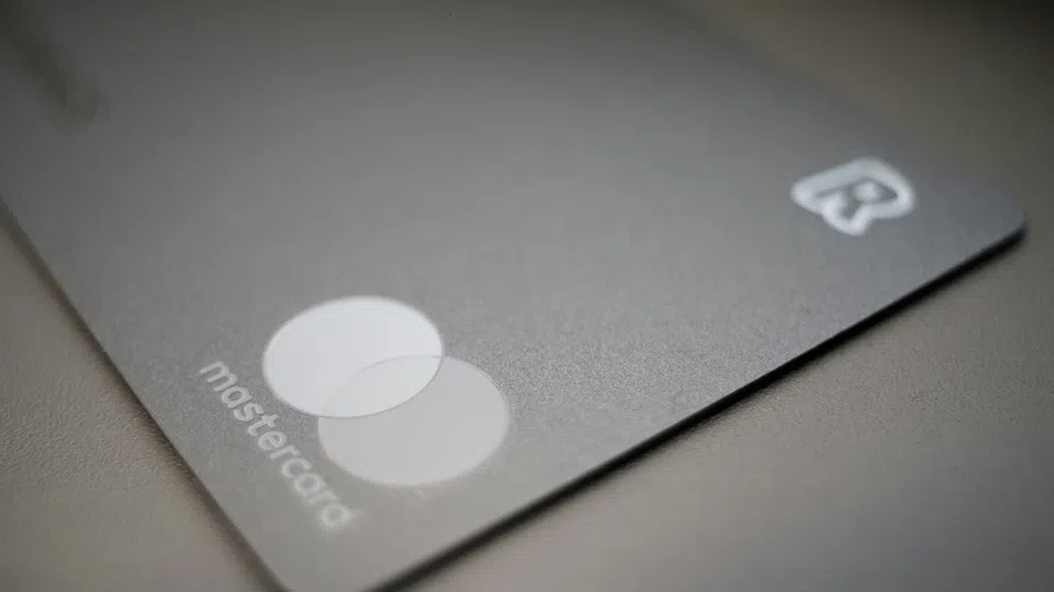 Времето е пари, рекламата също: Чакайки банков лиценз, Revolut навлиза в медийния бизнес