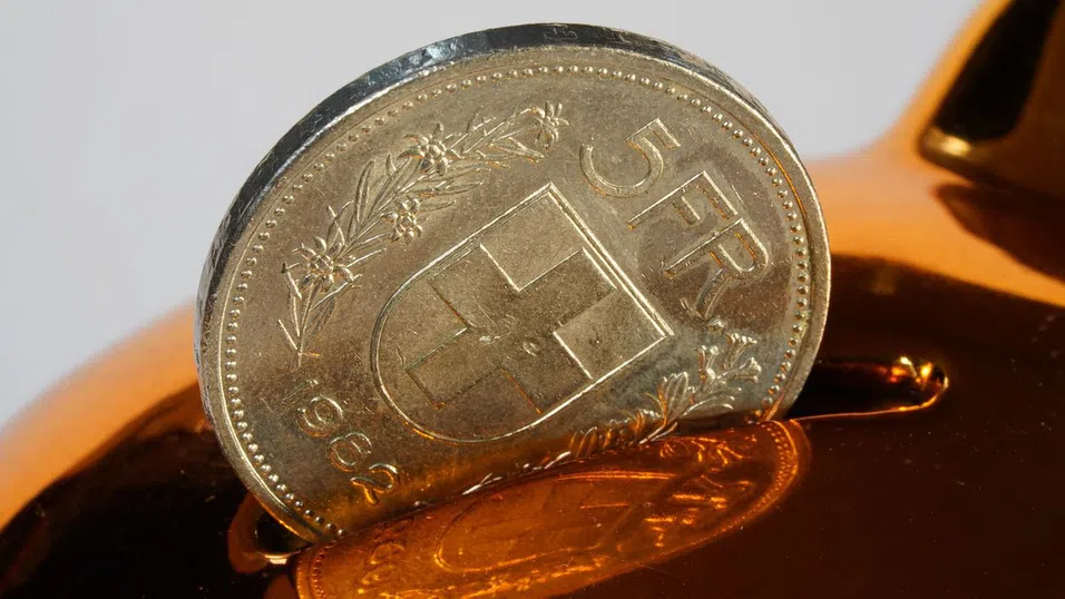 Трусовете от митата изстрелват още по-нагоре швейцарския франк