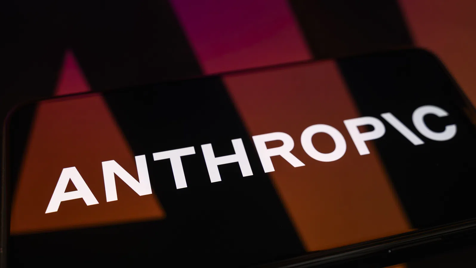 По-опасен от ядрена бомба? Новият модел на Anthropic тревожи банки и правителства