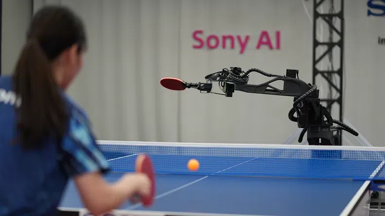 Без емоции и със свръхчовешка скорост: Как роботът Ace побеждава професионалните играчи на тенис на маса